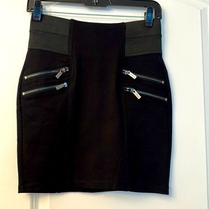 NWT Guess zipper skirt s black